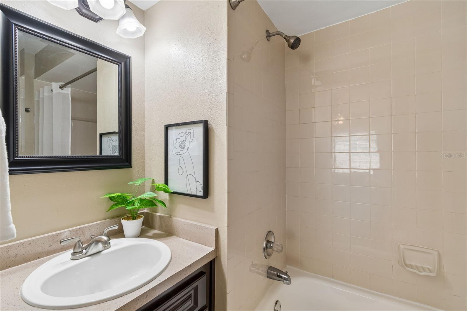 Image 22 of 29 For 201 Arrawana Avenue L