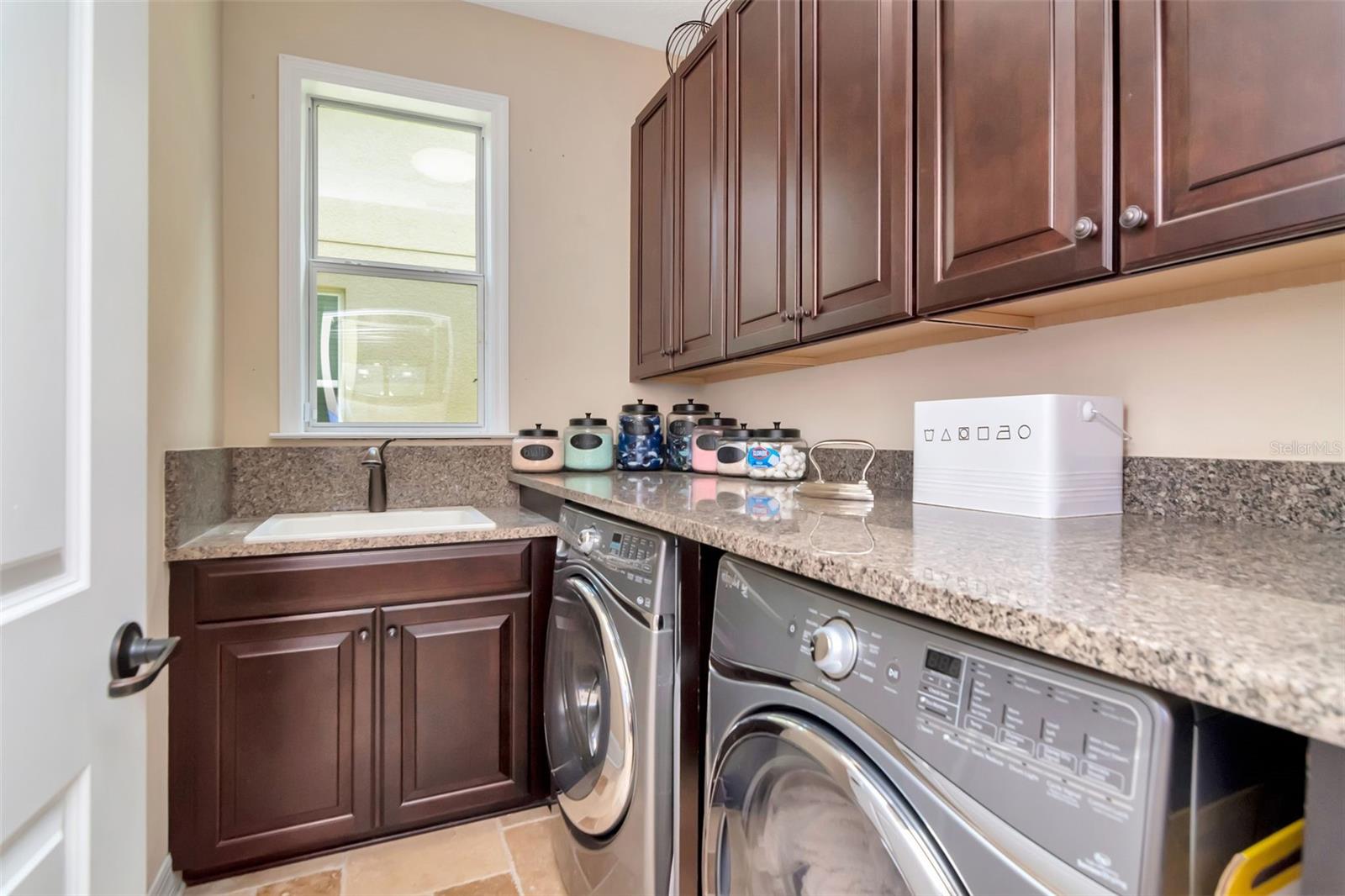 Image 17 of 33 For 4527 Scarlet Loop