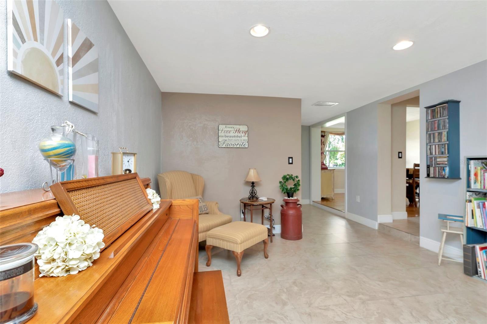 Listing photo id 10 for 4830 3rd Avenue N