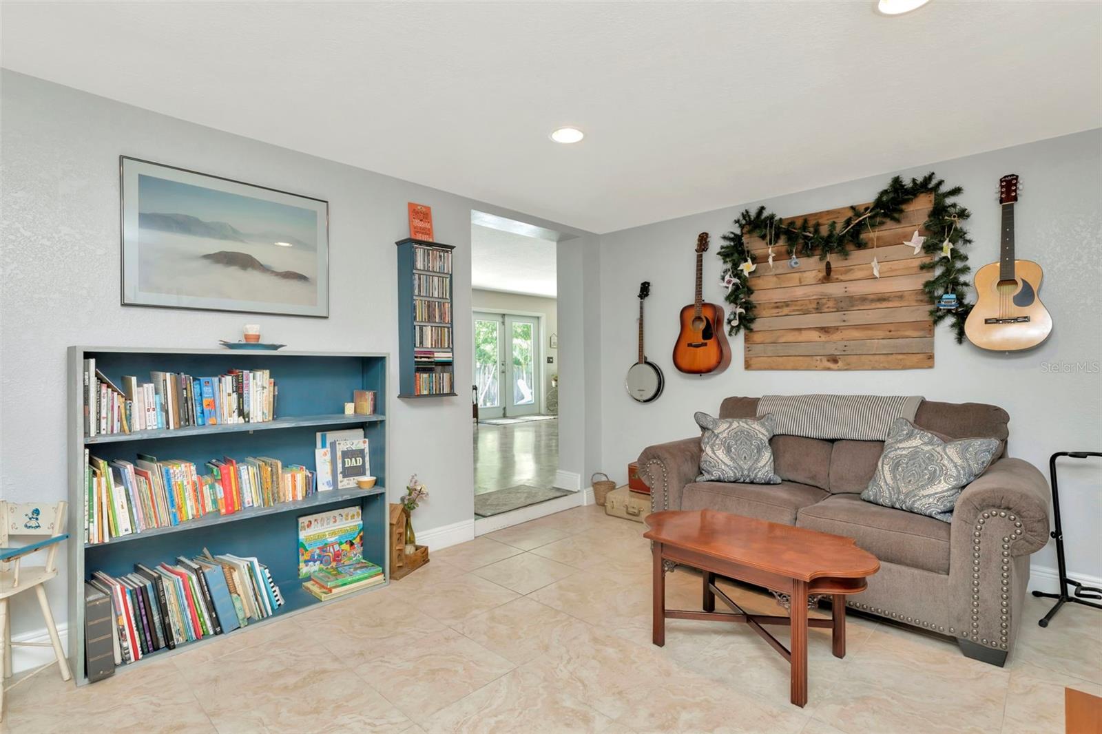 Listing photo id 13 for 4830 3rd Avenue N