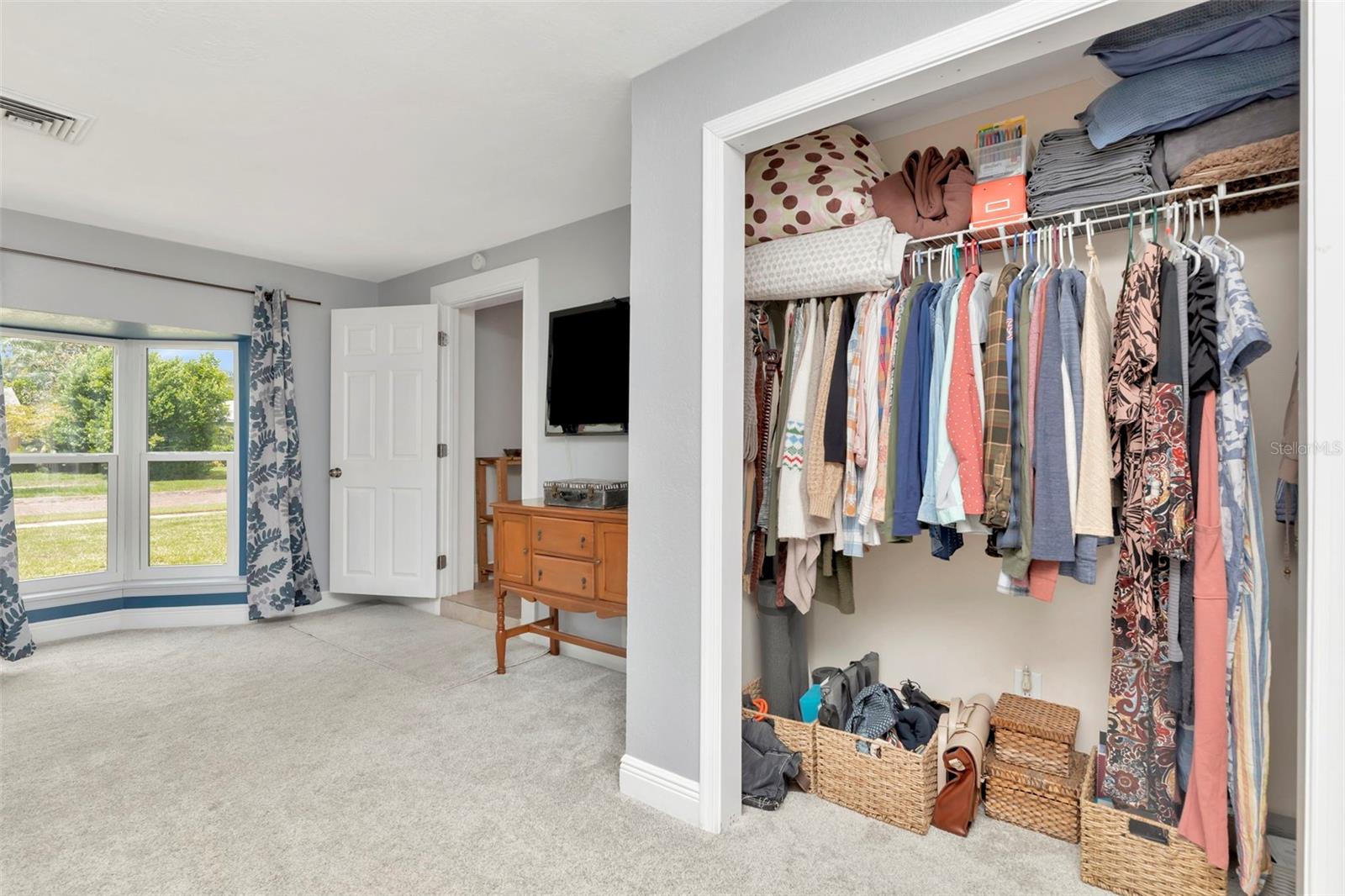 Listing photo id 16 for 4830 3rd Avenue N