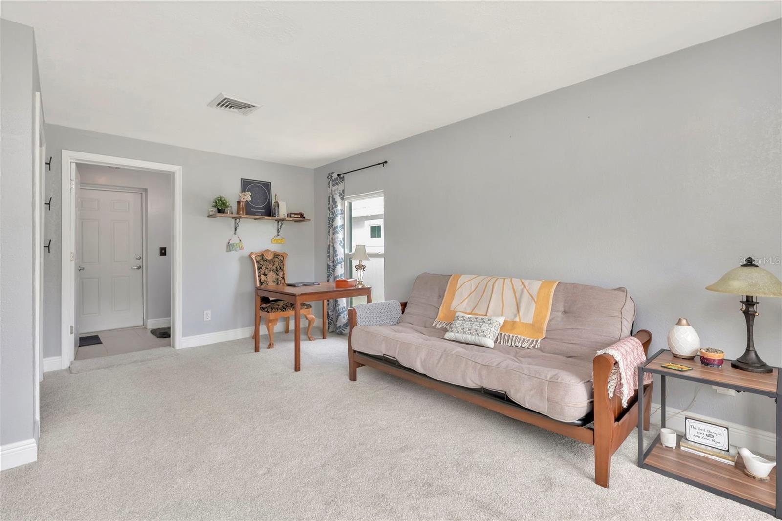 Listing photo id 17 for 4830 3rd Avenue N