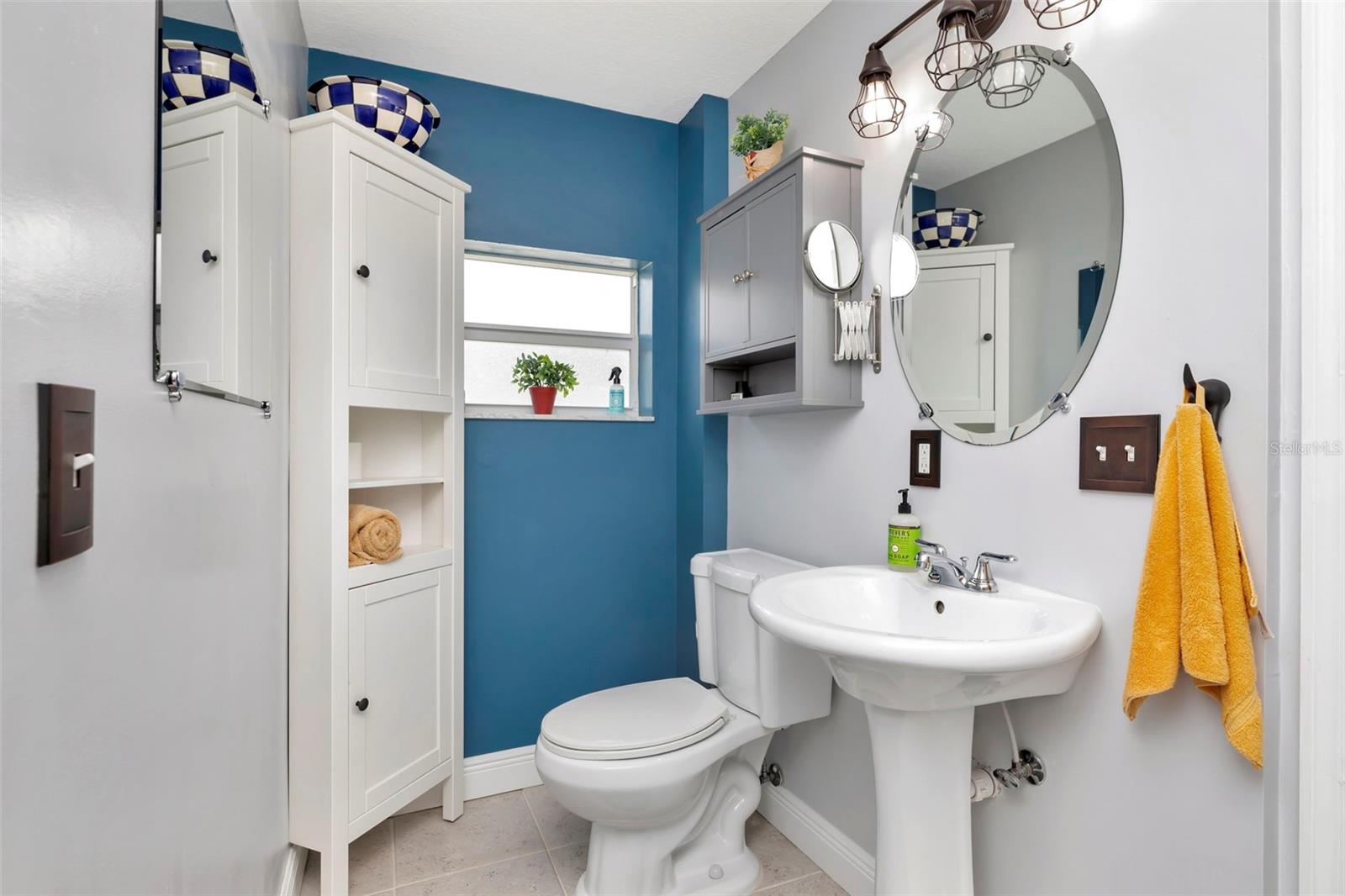 Listing photo id 18 for 4830 3rd Avenue N