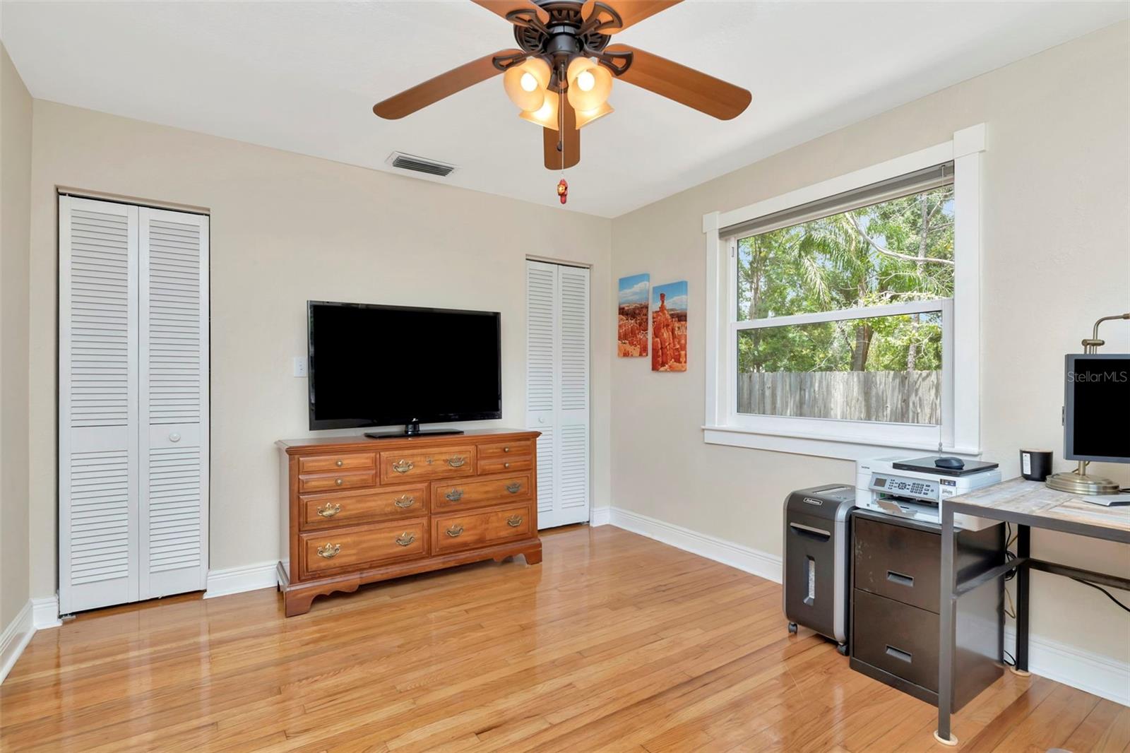 Listing photo id 20 for 4830 3rd Avenue N