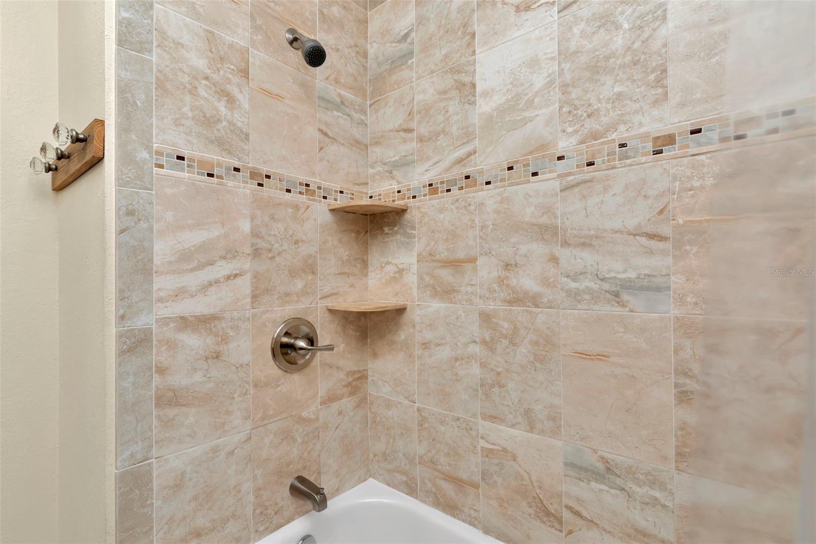 Listing photo id 24 for 4830 3rd Avenue N