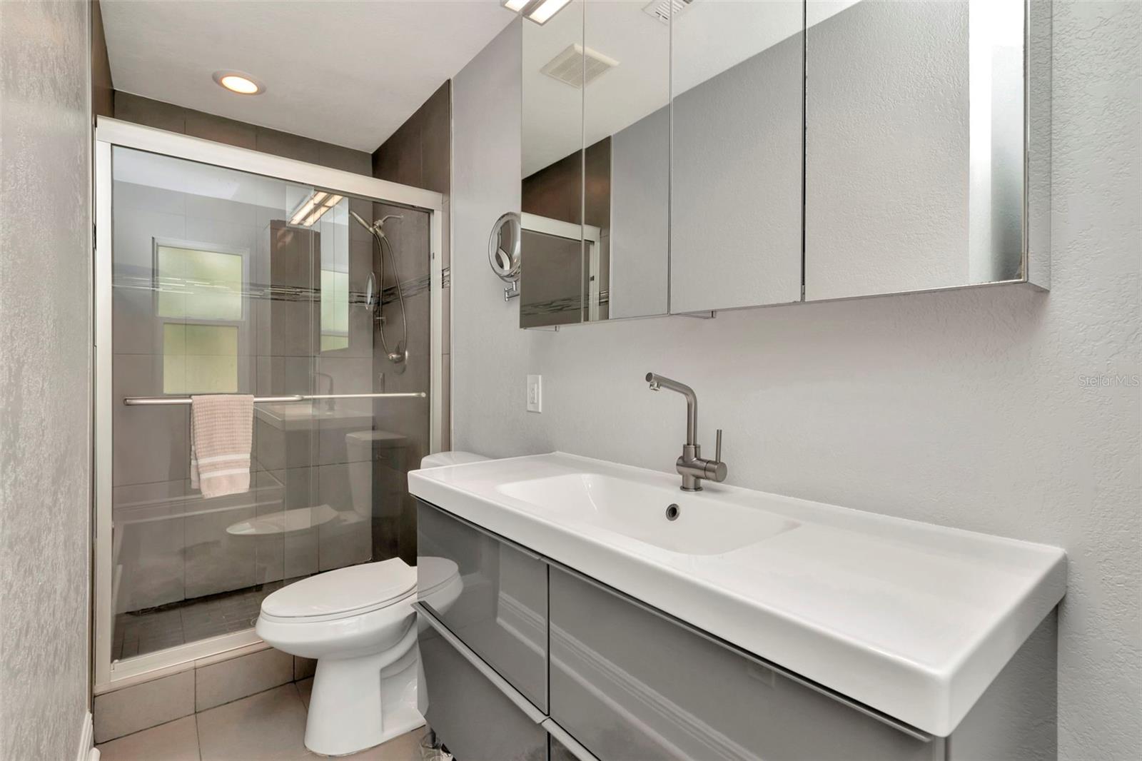 Listing photo id 30 for 4830 3rd Avenue N