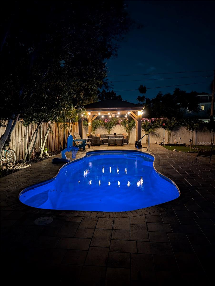 Listing photo id 3 for 4830 3rd Avenue N