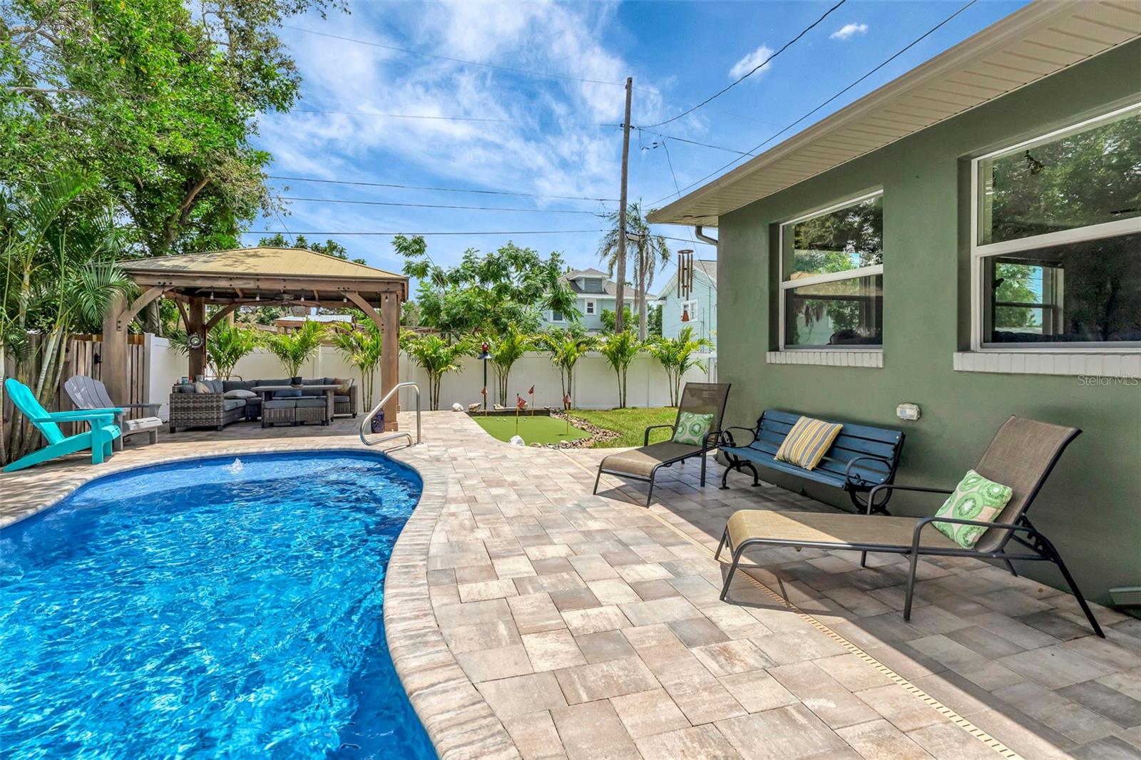 Listing photo id 49 for 4830 3rd Avenue N