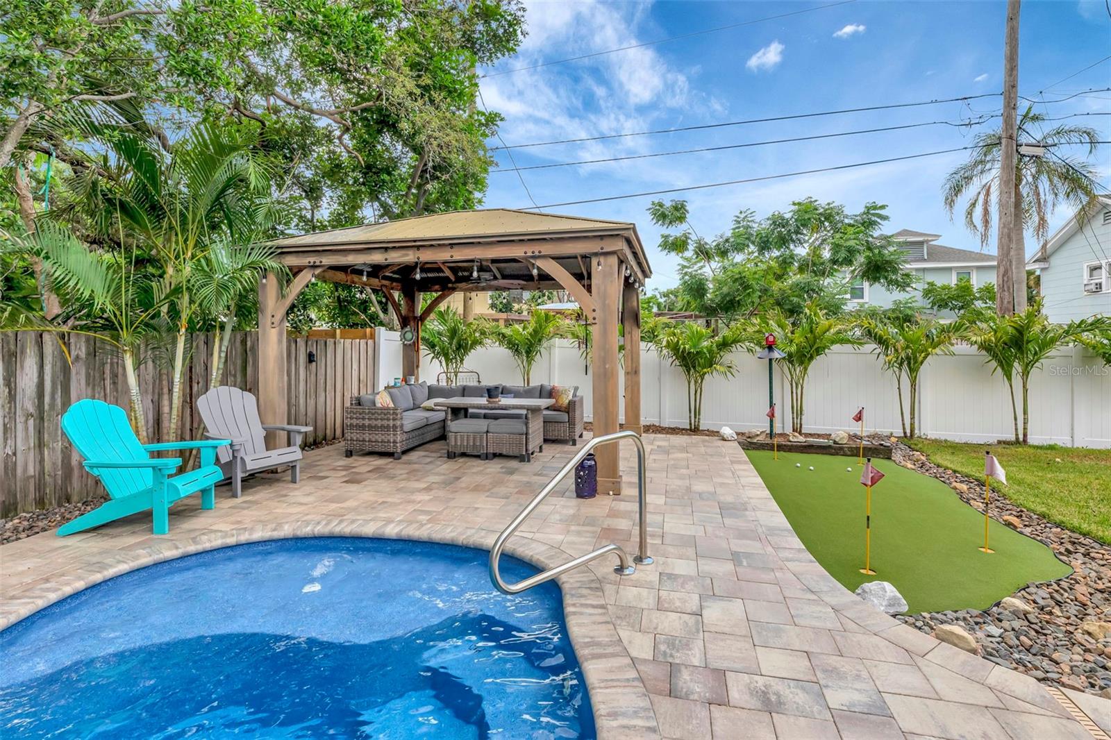 Listing photo id 50 for 4830 3rd Avenue N