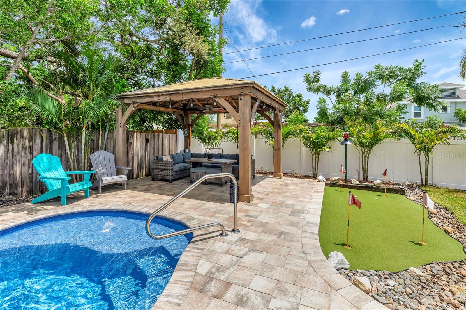 Listing photo id 55 for 4830 3rd Avenue N