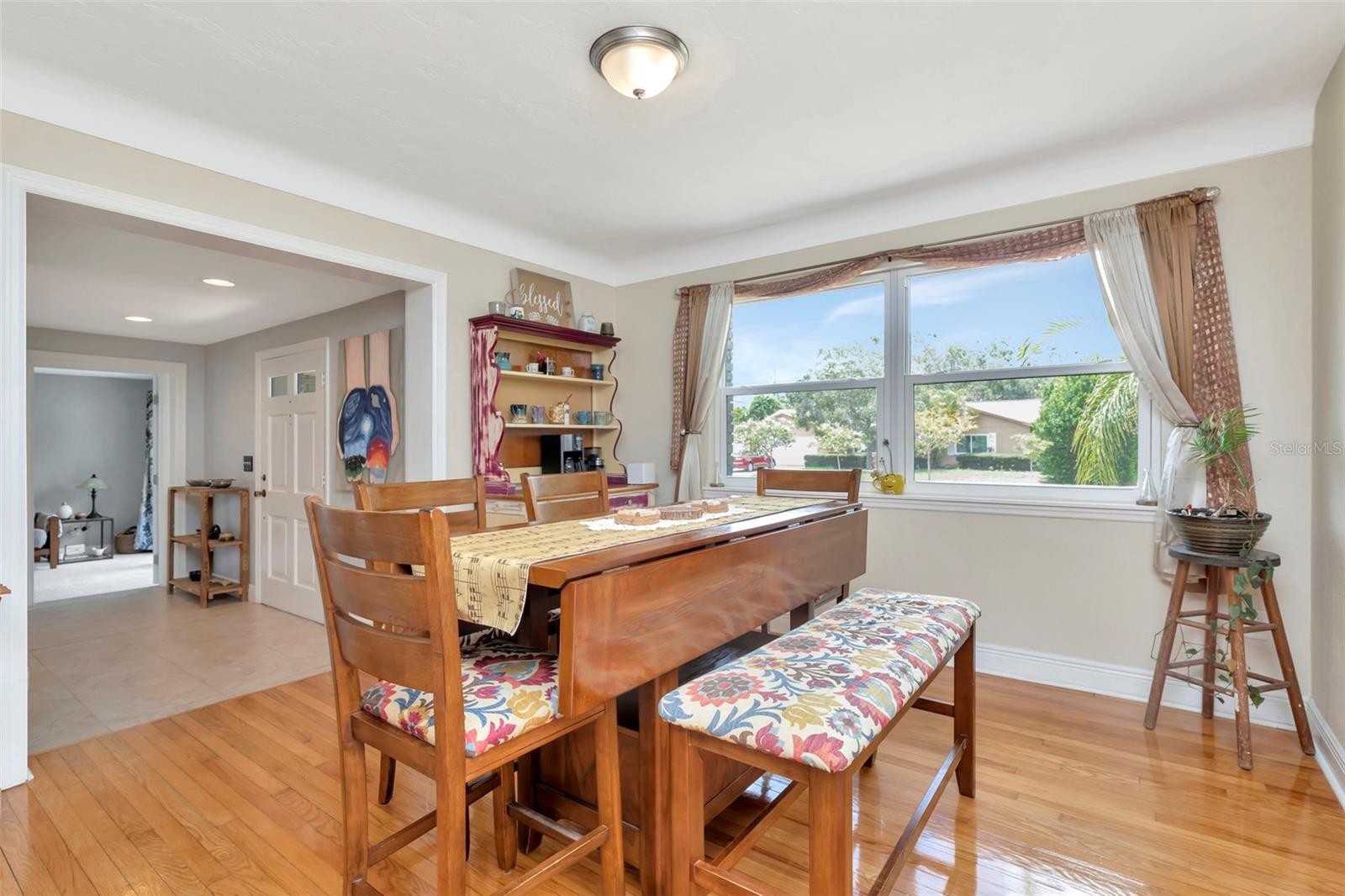 Listing photo id 7 for 4830 3rd Avenue N