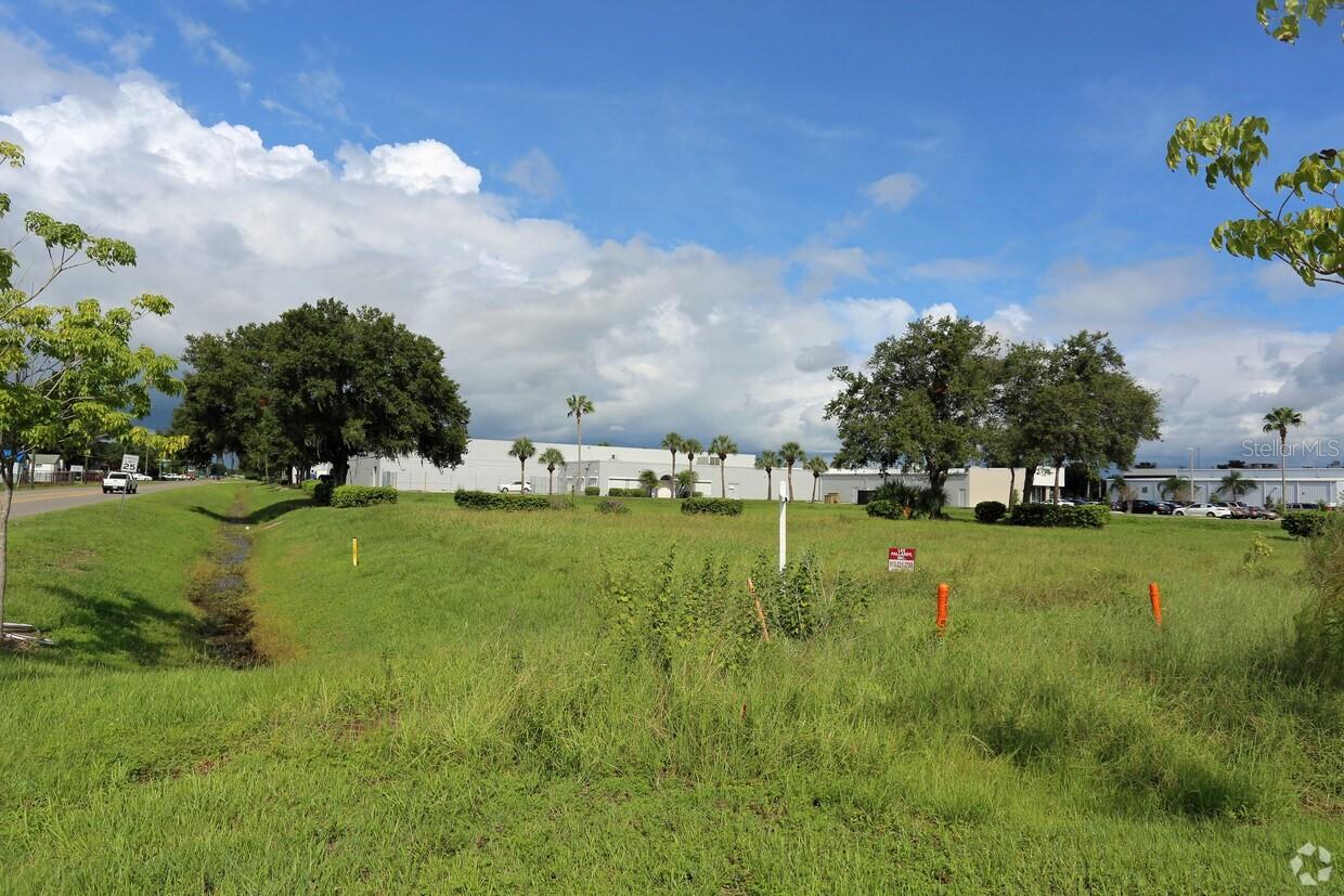 Image 5 of 6 For 4201 Crest Avenue