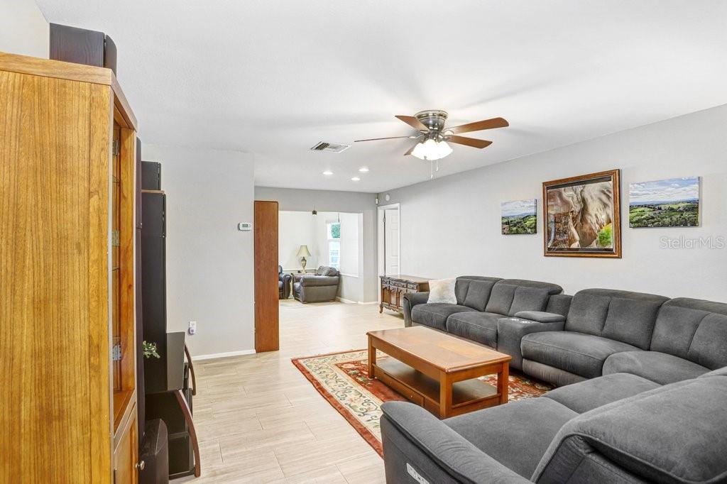 Image 25 of 53 For 1632 Heather Place