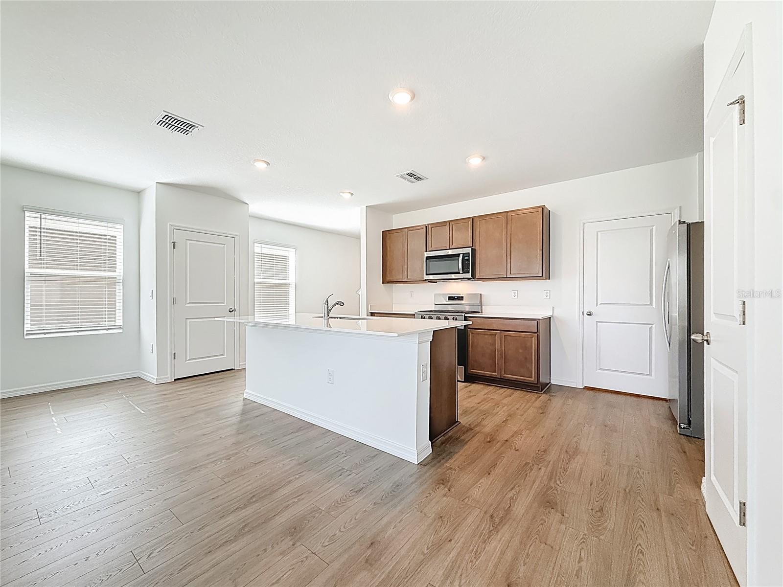 Image 17 of 81 For 35541 Kinsey Point