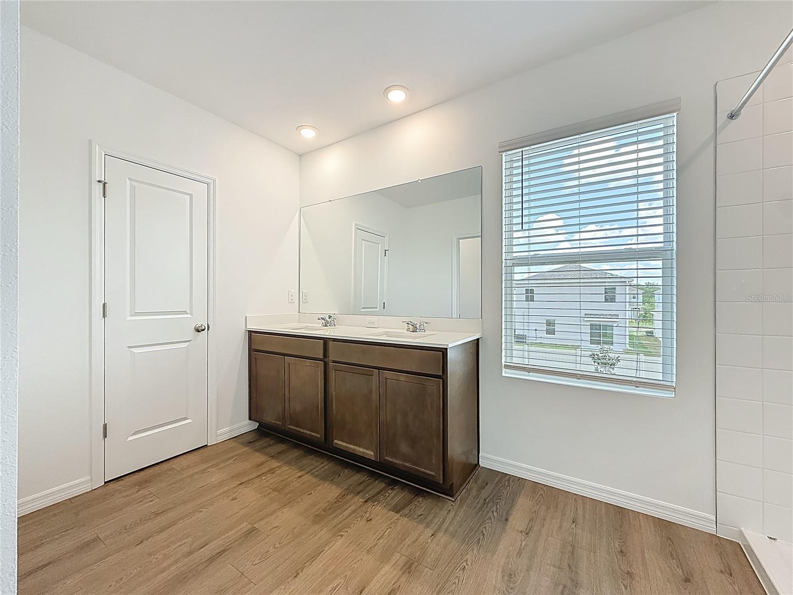 Image 38 of 81 For 35541 Kinsey Point