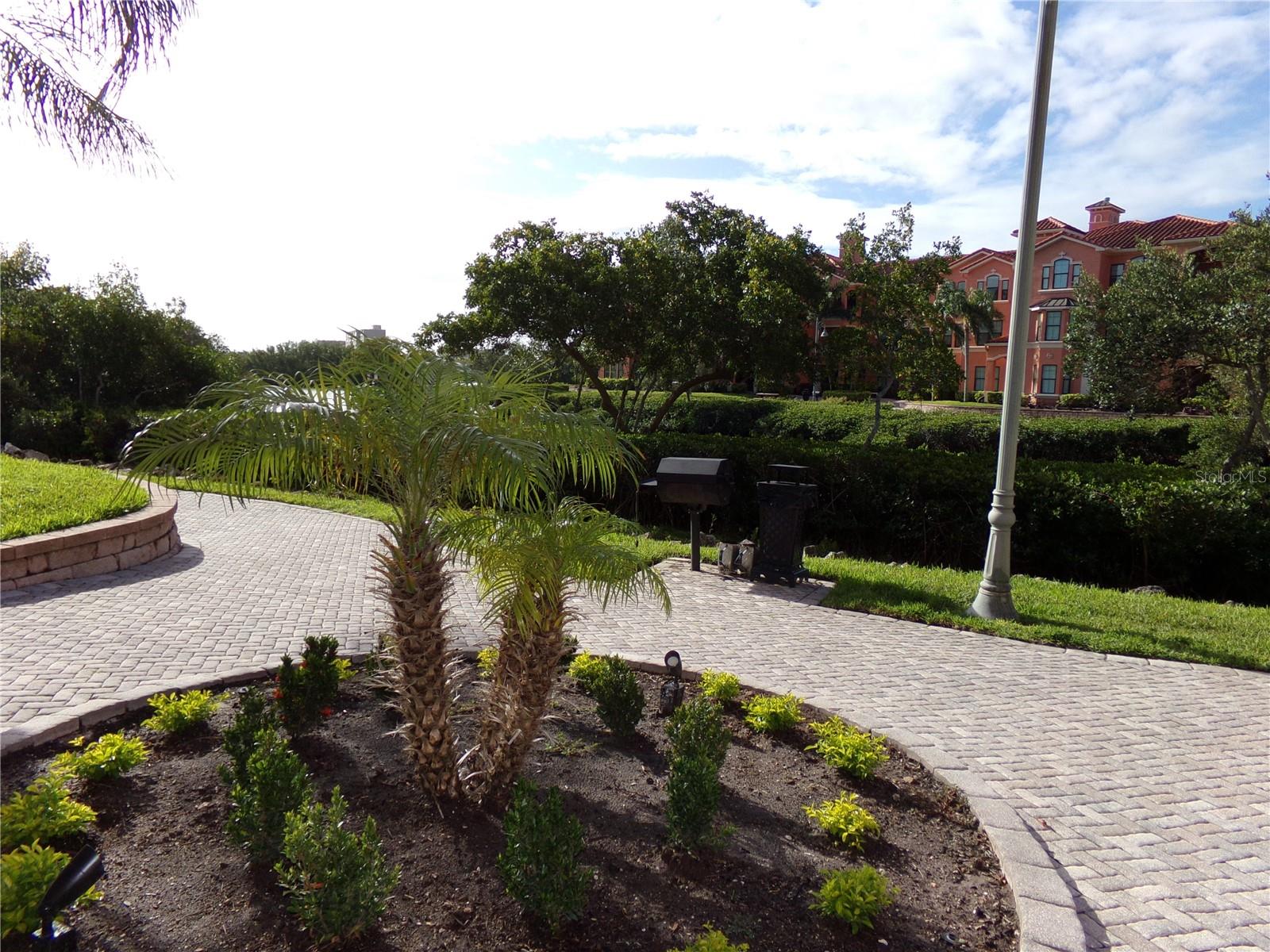 Image 33 of 41 For 2723 Via Capri  821