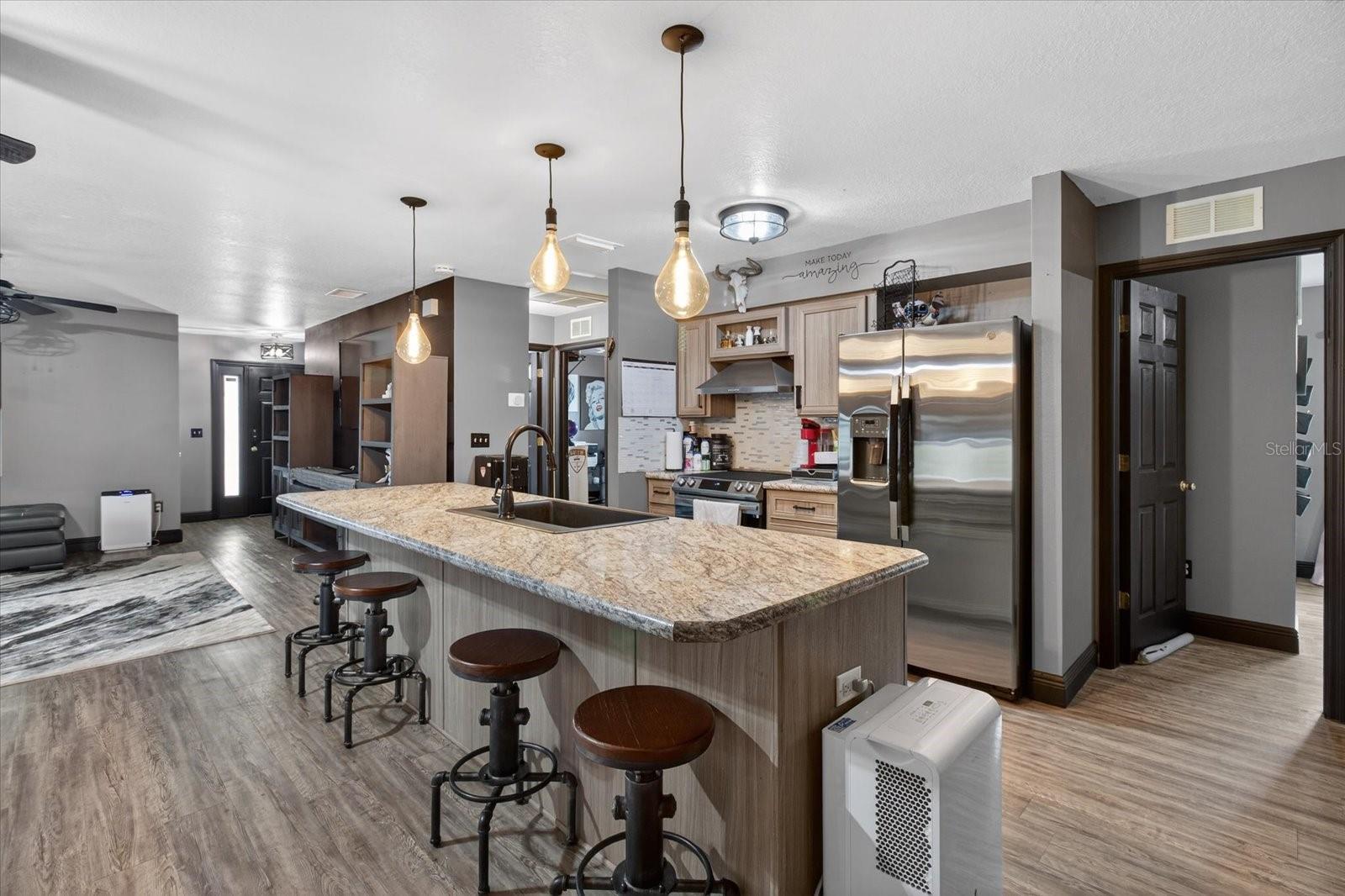 Listing photo id 8 for 1005 13th Avenue Nw