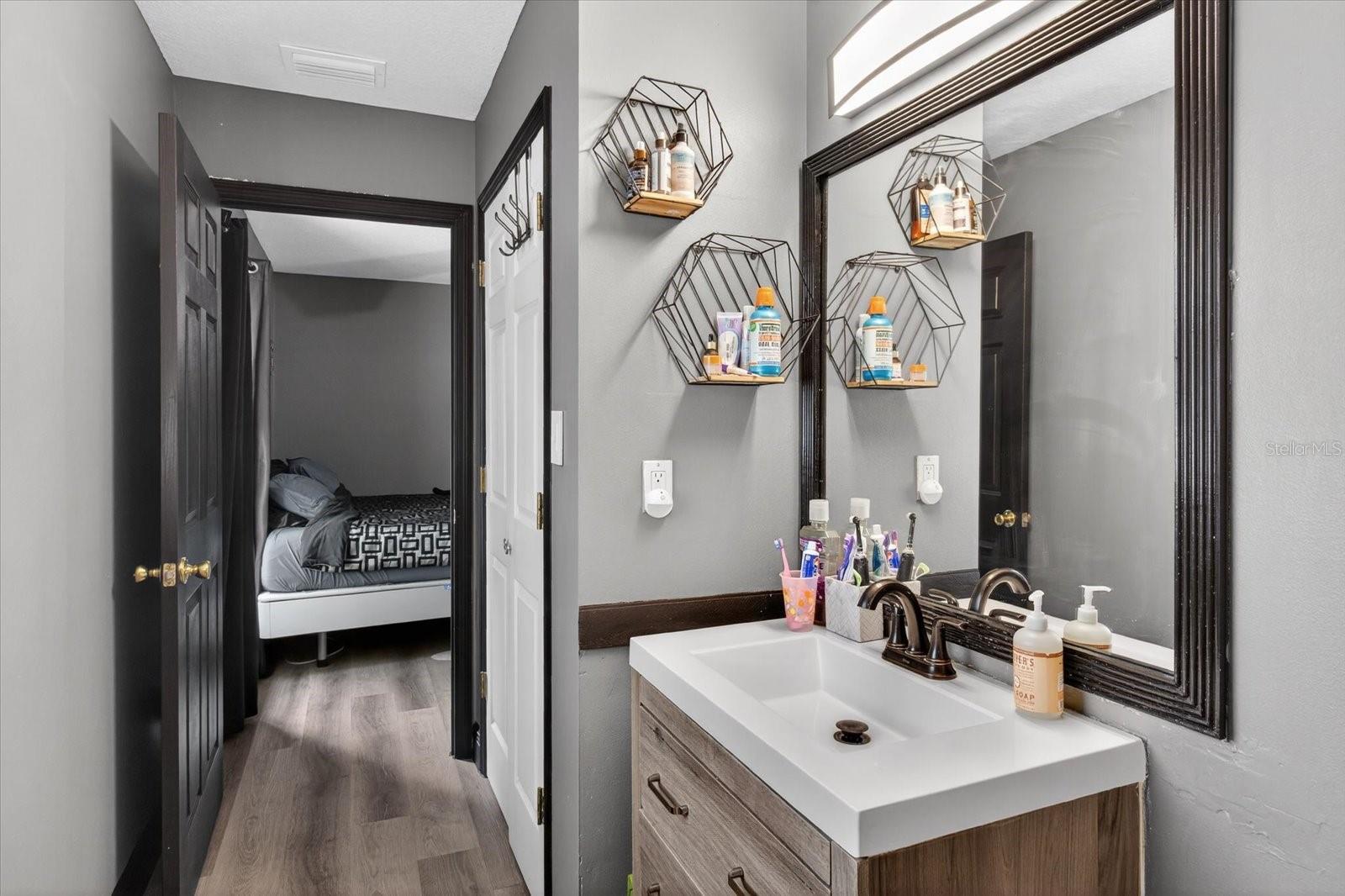 Listing photo id 23 for 1005 13th Avenue Nw