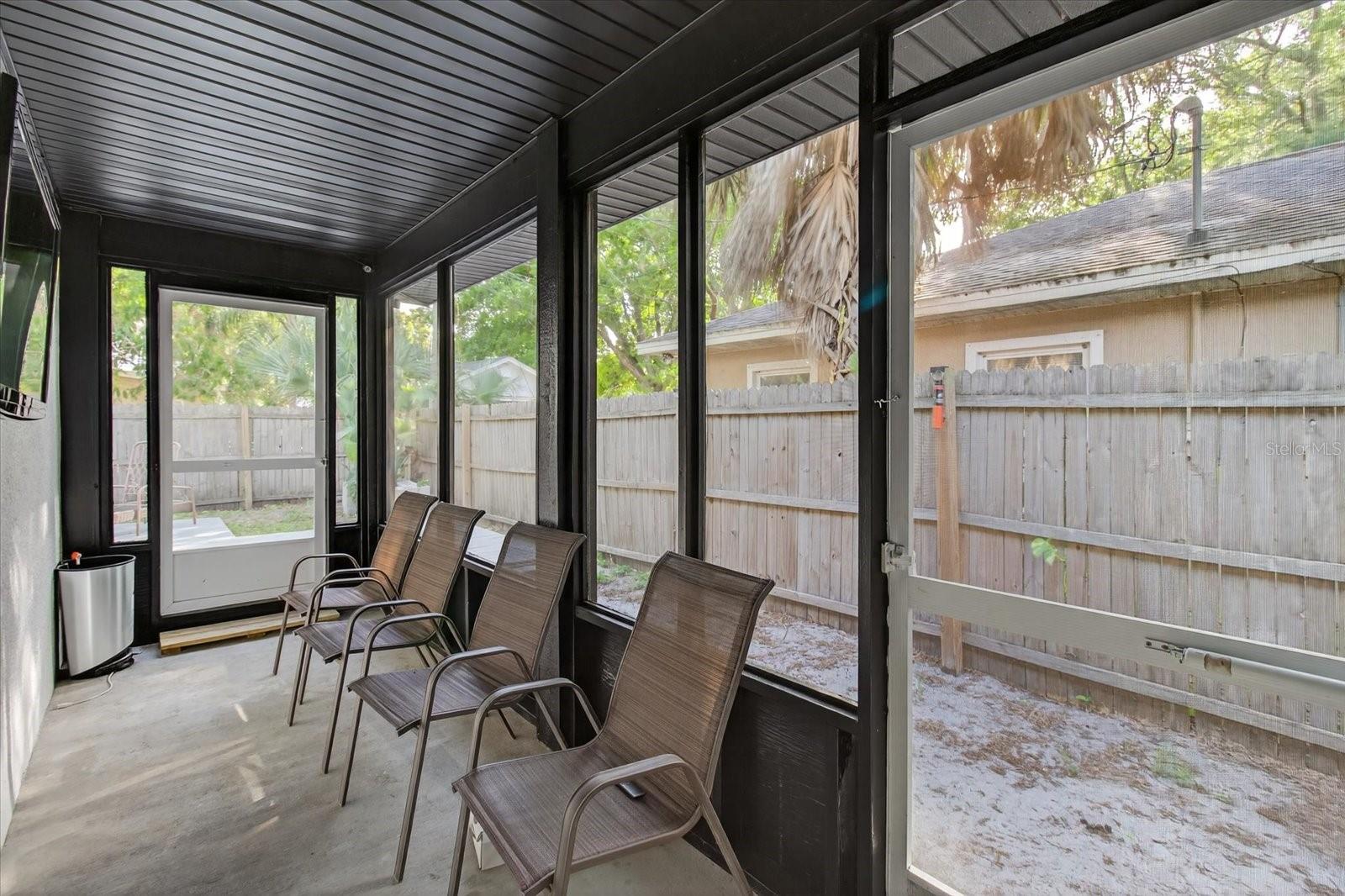 Listing photo id 35 for 1005 13th Avenue Nw