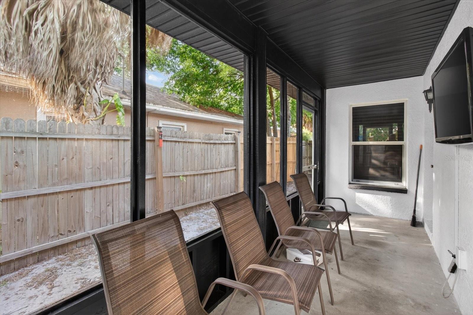 Listing photo id 36 for 1005 13th Avenue Nw