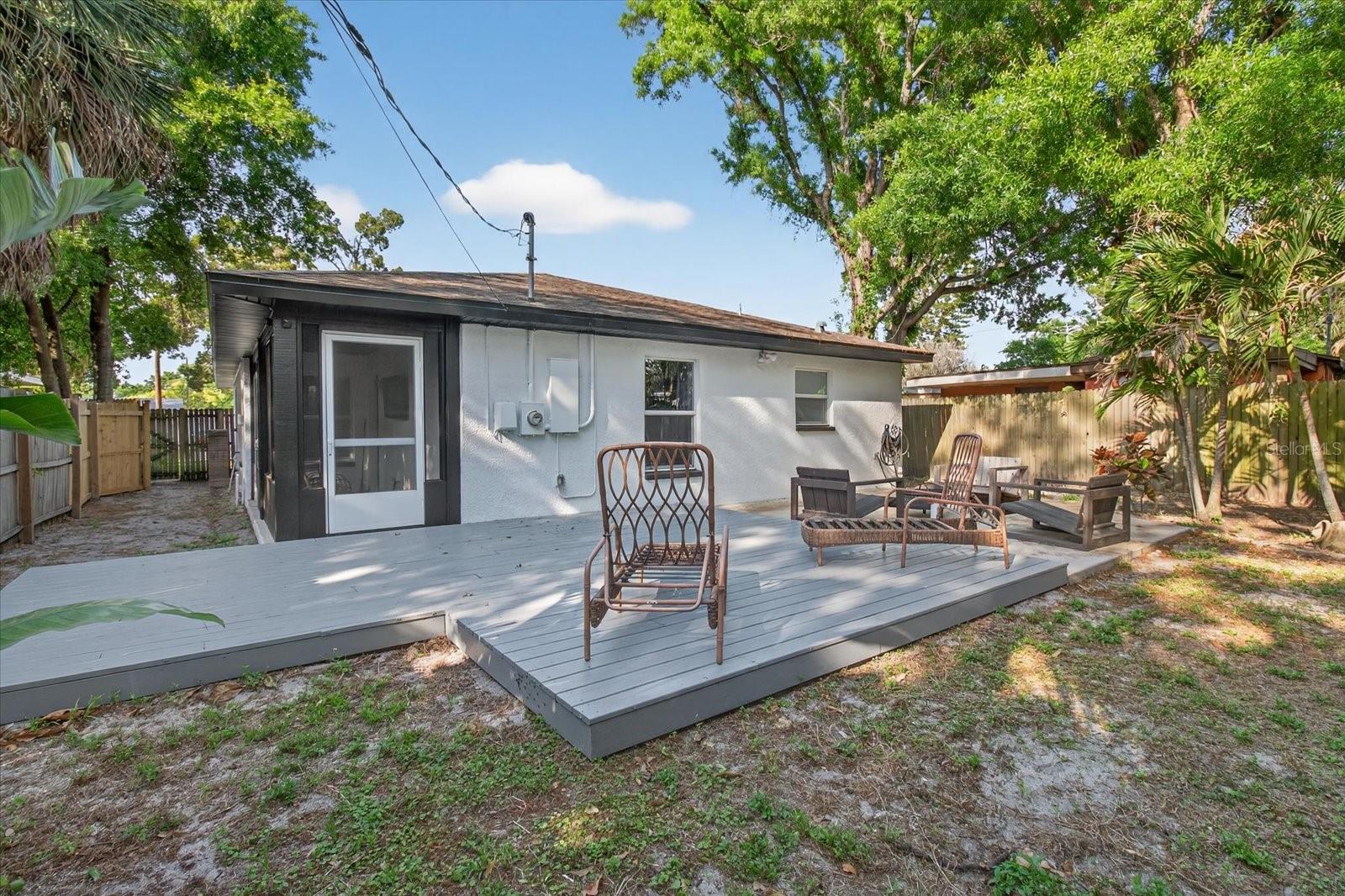 Listing photo id 40 for 1005 13th Avenue Nw