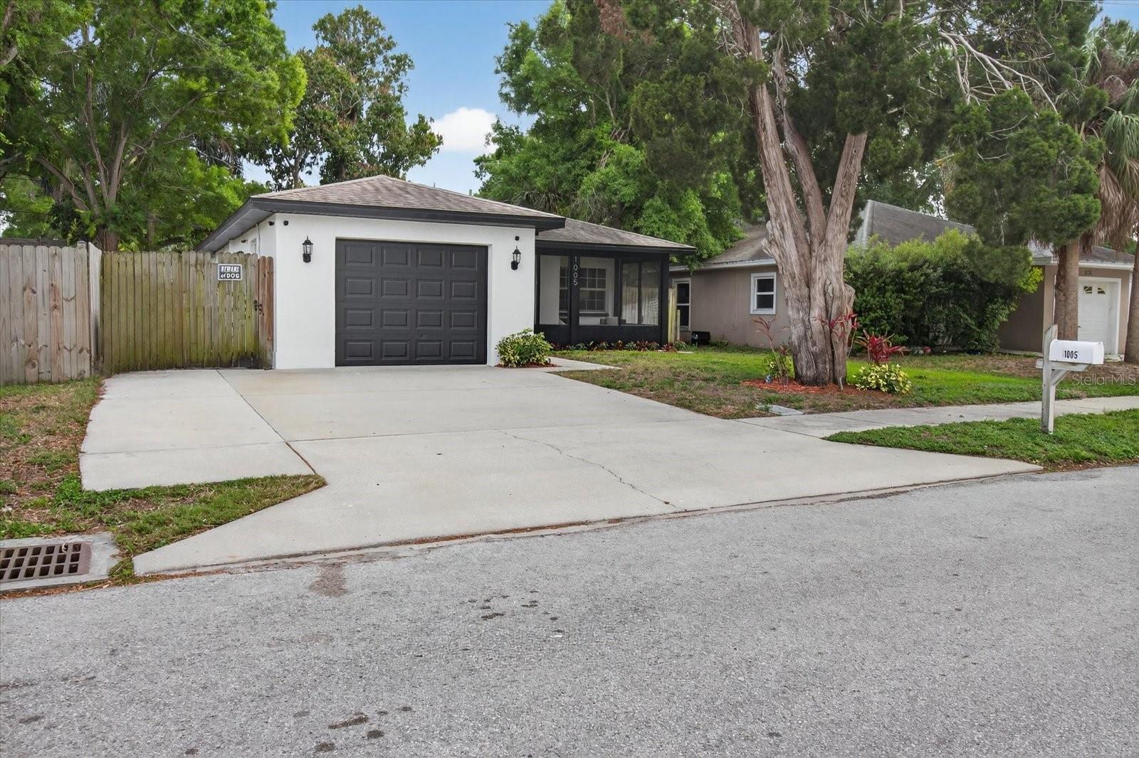 Listing photo id 49 for 1005 13th Avenue Nw