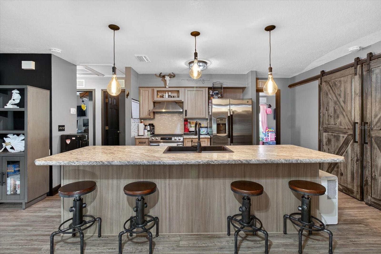 Listing photo id 7 for 1005 13th Avenue Nw