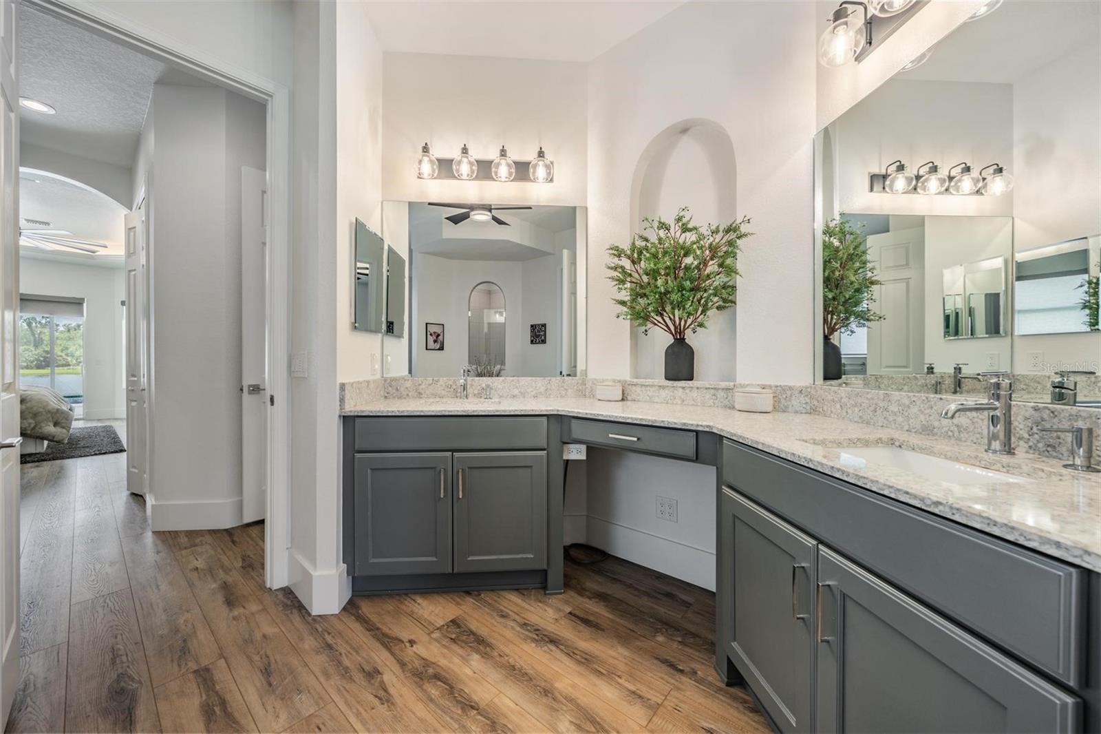 Image 24 of 48 For 16007 39th Glen E