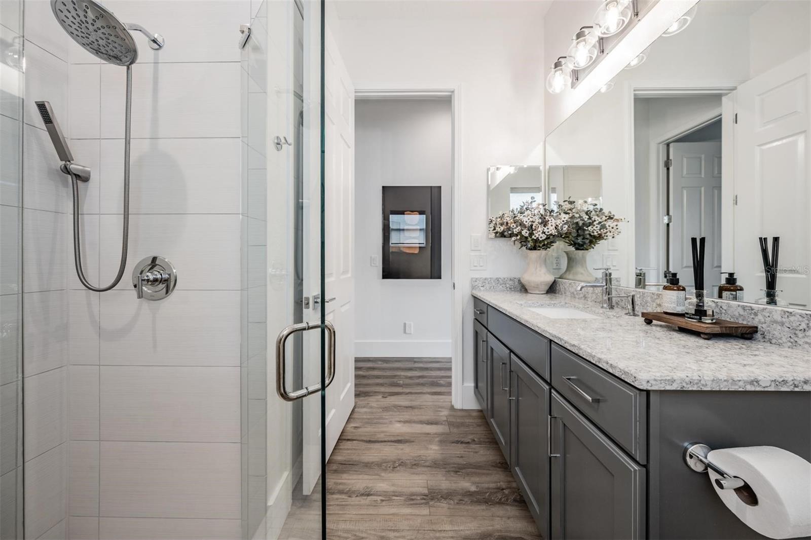 Image 30 of 48 For 16007 39th Glen E