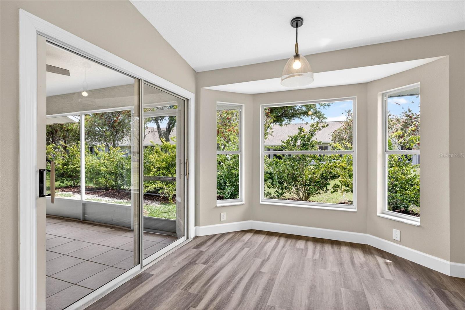 Image 12 of 58 For 1046 Almondwood Drive