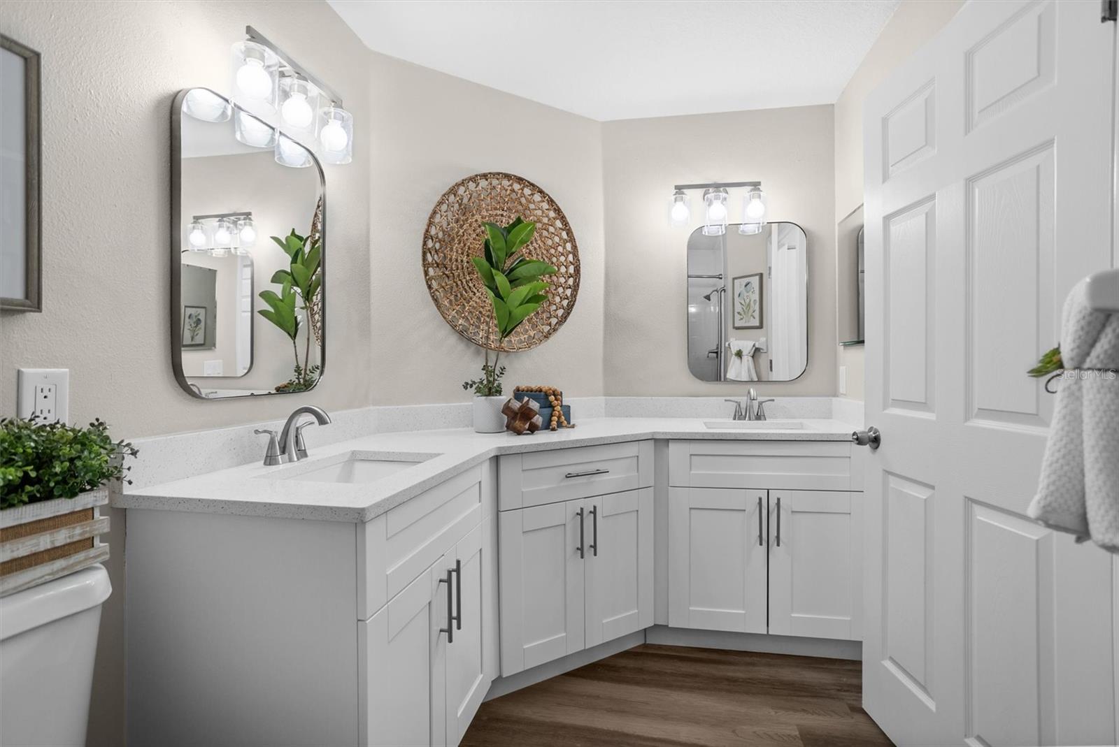 Image 31 of 58 For 1046 Almondwood Drive