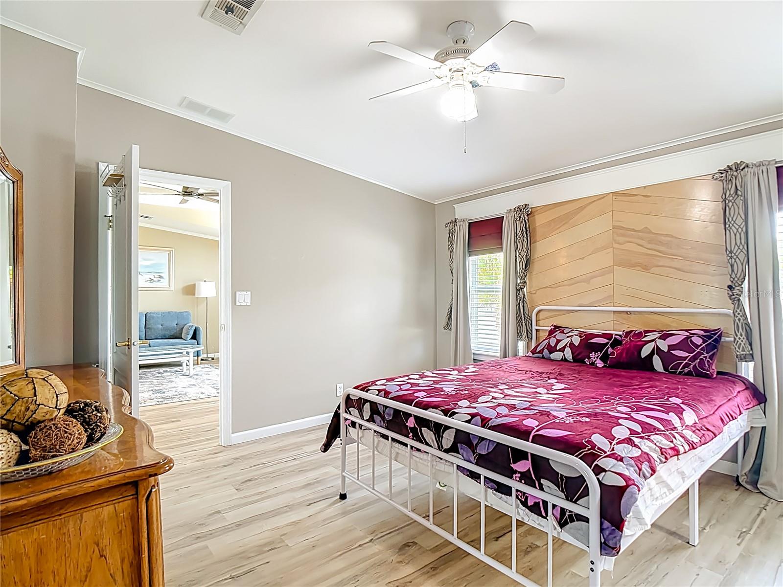 Image 21 of 42 For 452 Par Drive