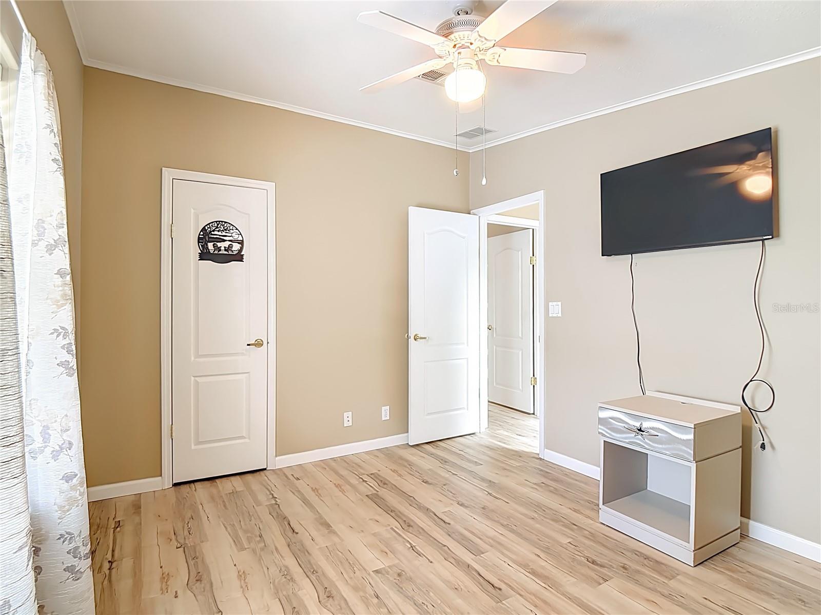 Image 28 of 42 For 452 Par Drive