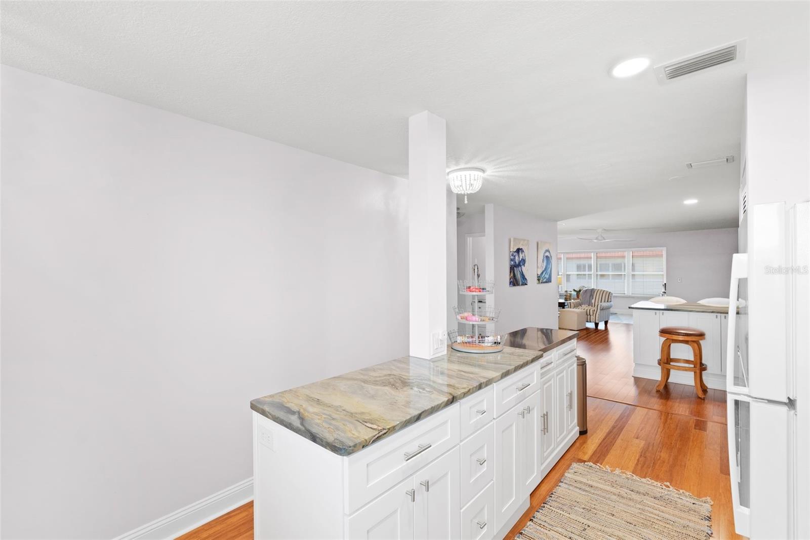 Listing photo id 9 for 3018 59th Street S 405