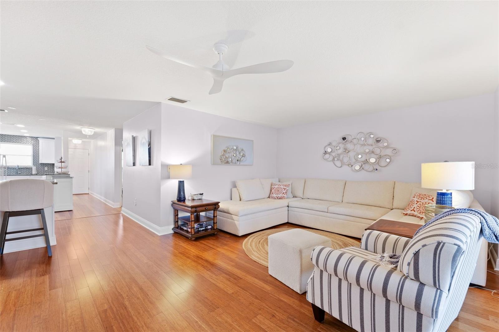 Listing photo id 13 for 3018 59th Street S 405