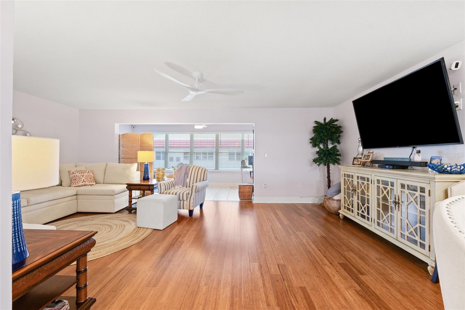 Listing photo id 16 for 3018 59th Street S 405