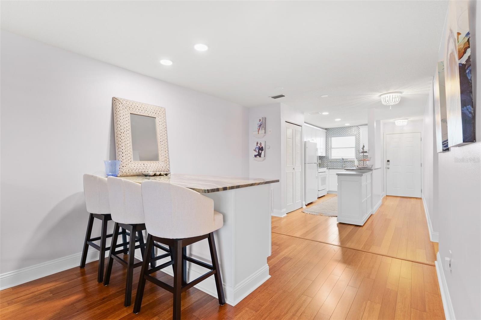 Listing photo id 17 for 3018 59th Street S 405