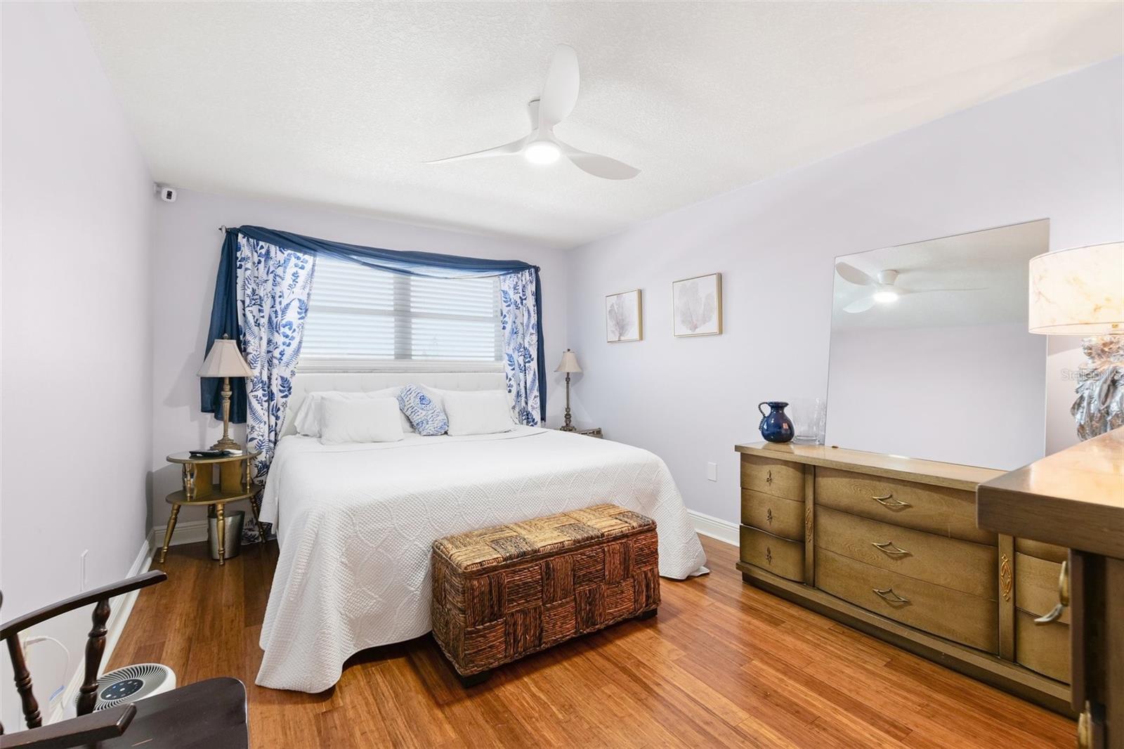 Listing photo id 18 for 3018 59th Street S 405