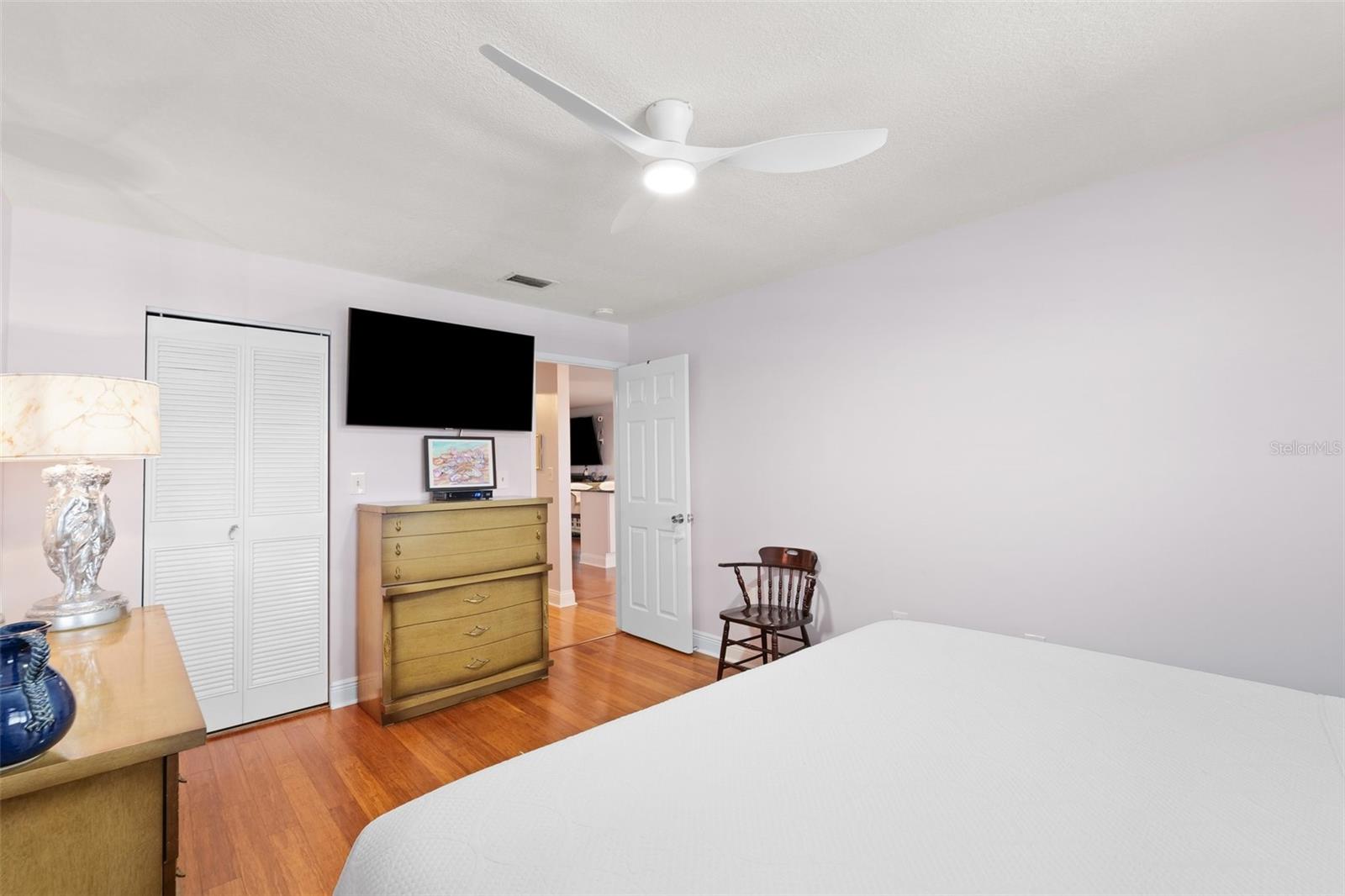 Listing photo id 20 for 3018 59th Street S 405