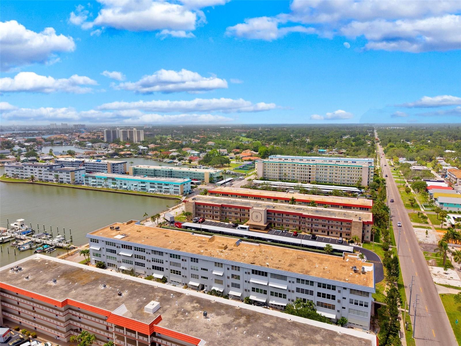 Listing photo id 27 for 3018 59th Street S 405