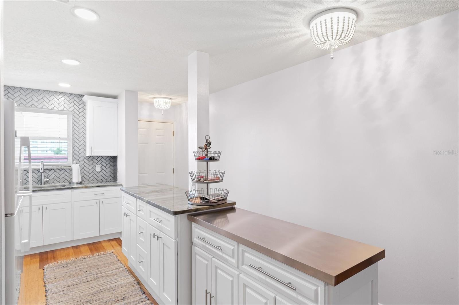 Listing photo id 6 for 3018 59th Street S 405