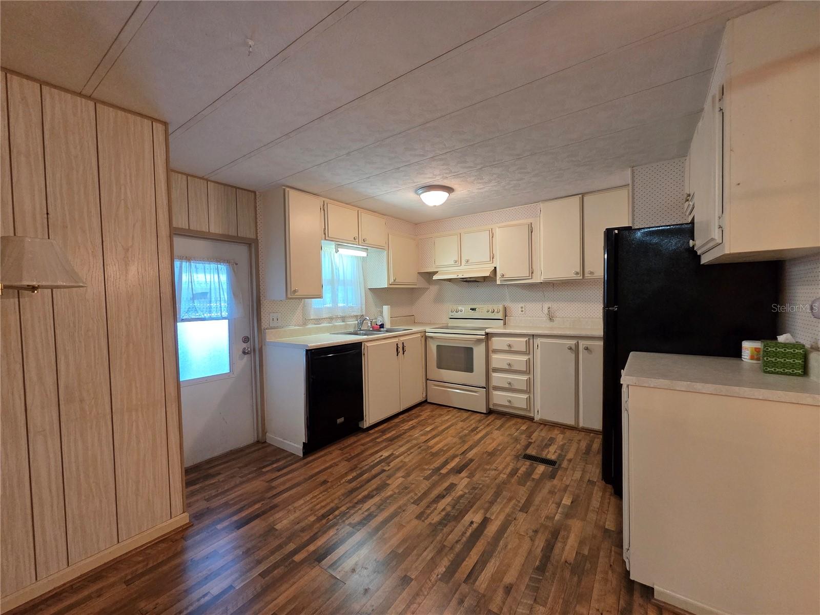 Image 2 of 20 For 7777 46th Avenue N 36