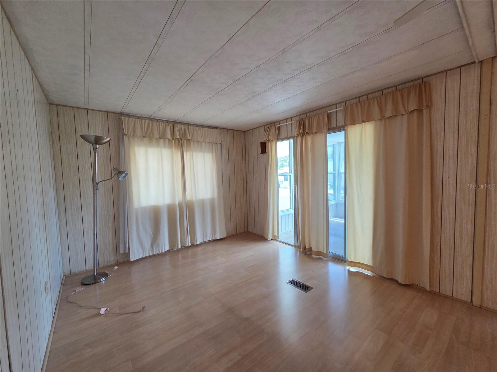 Image 7 of 20 For 7777 46th Avenue N 36