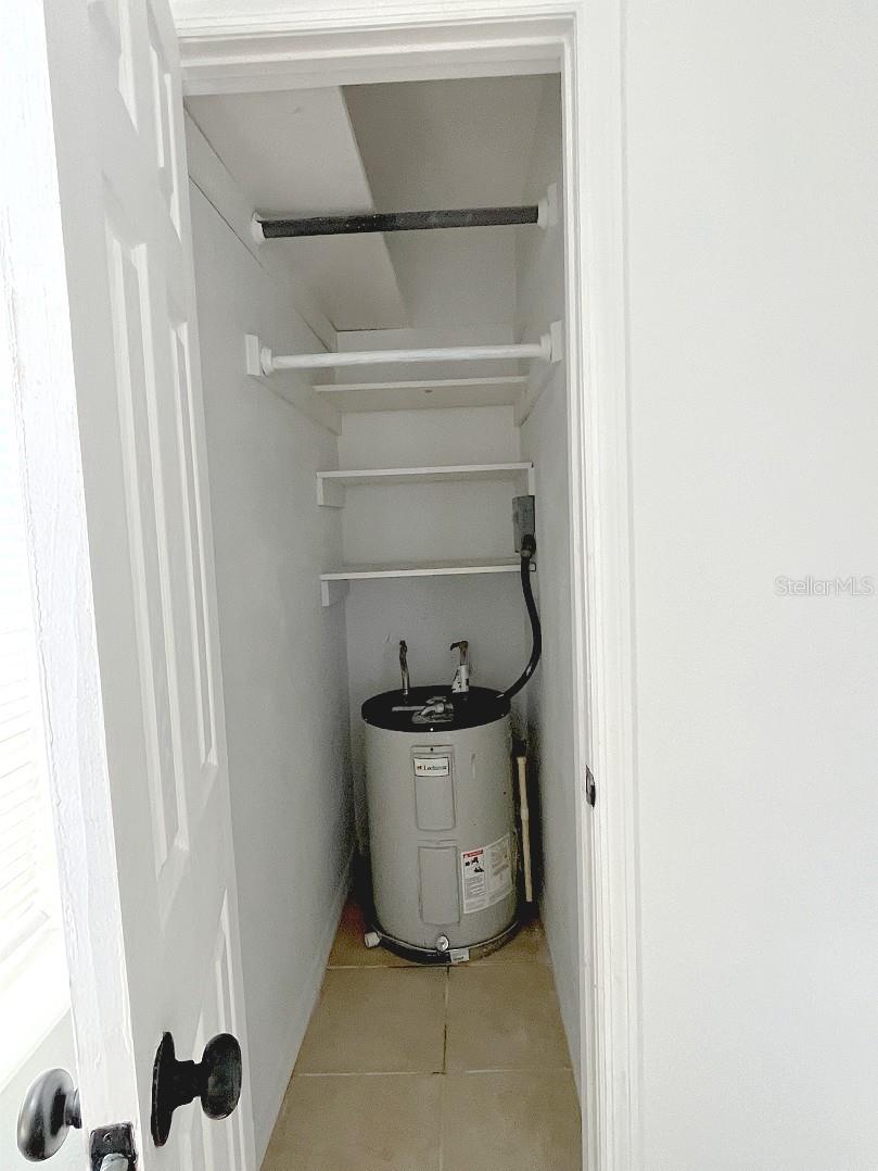 Image 10 of 18 For 24 Lynn Way 26