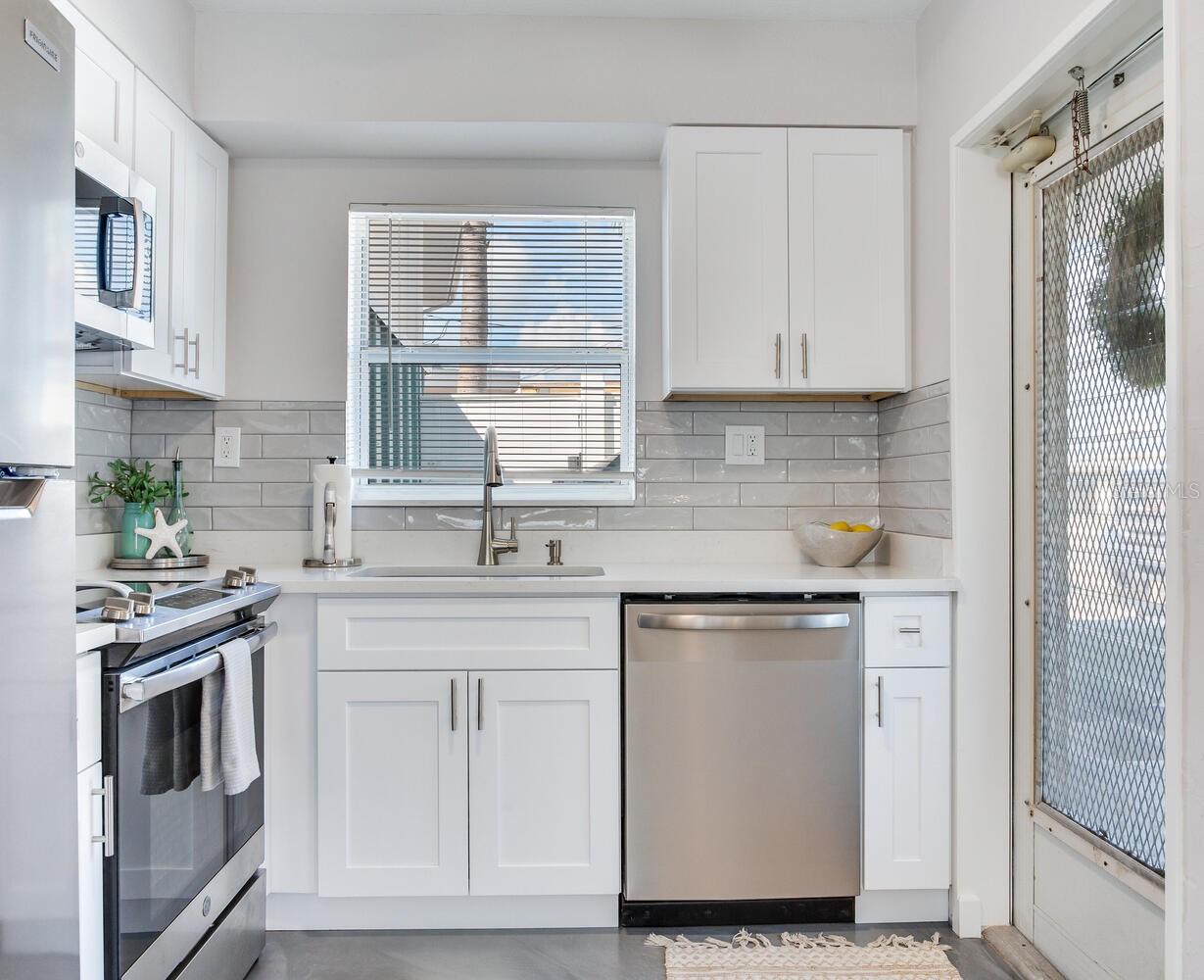 Image 4 of 42 For 508 129th Avenue E