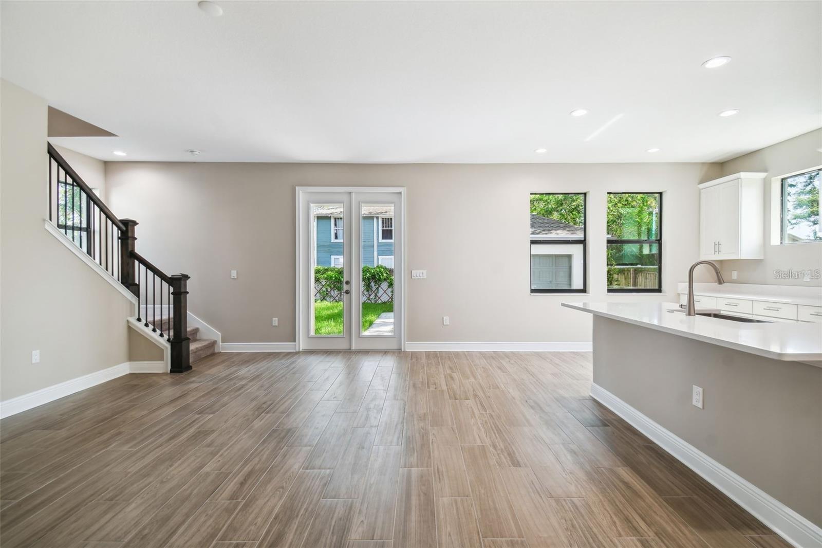 Listing photo id 9 for 4333 2nd Avenue N