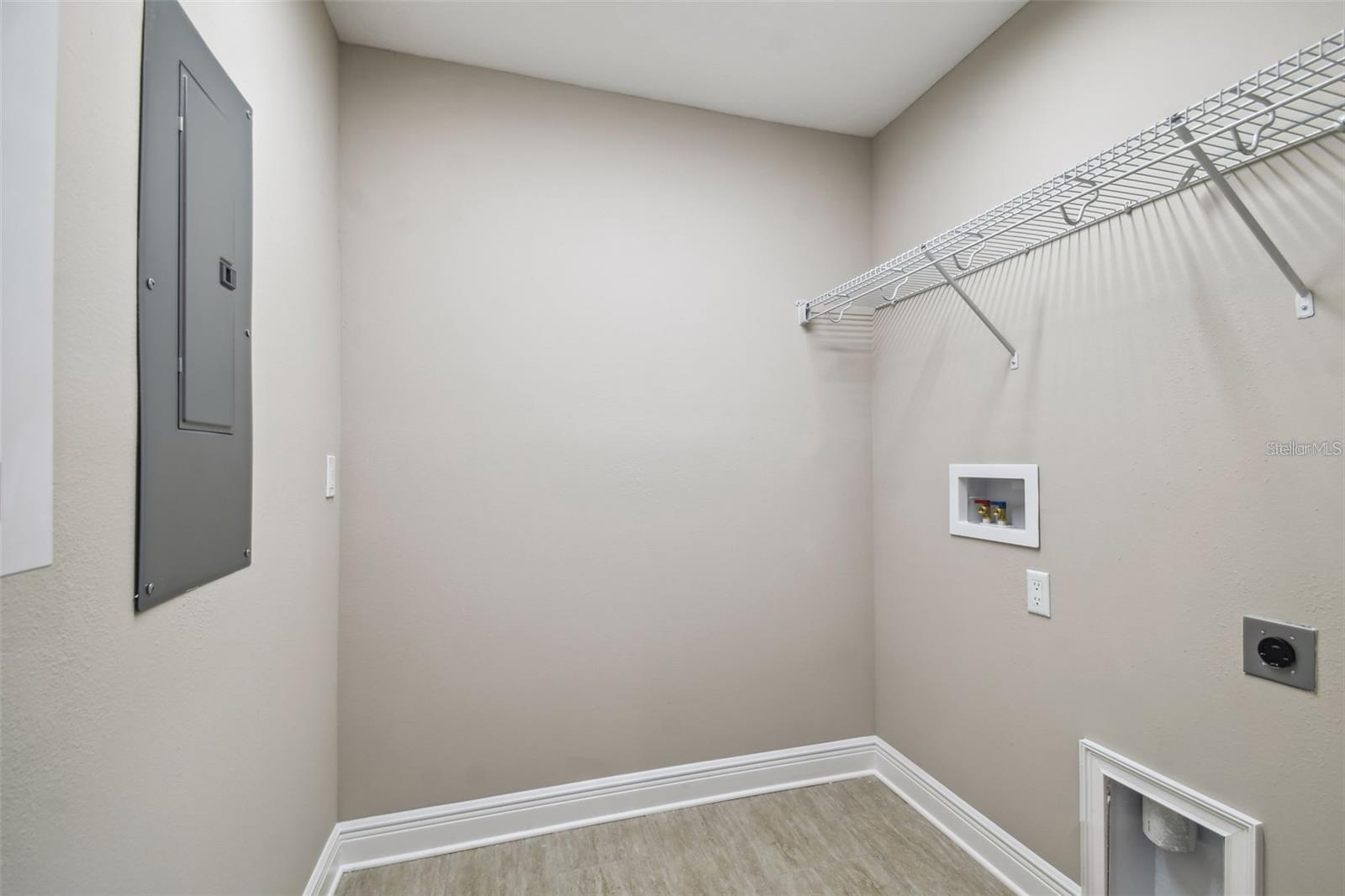 Listing photo id 27 for 4333 2nd Avenue N