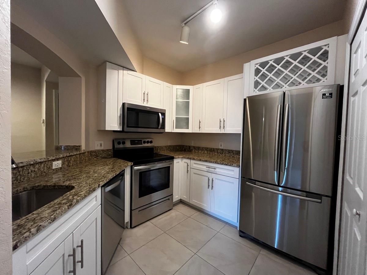 Image 17 of 36 For 14905 Arbor Springs Circle 204