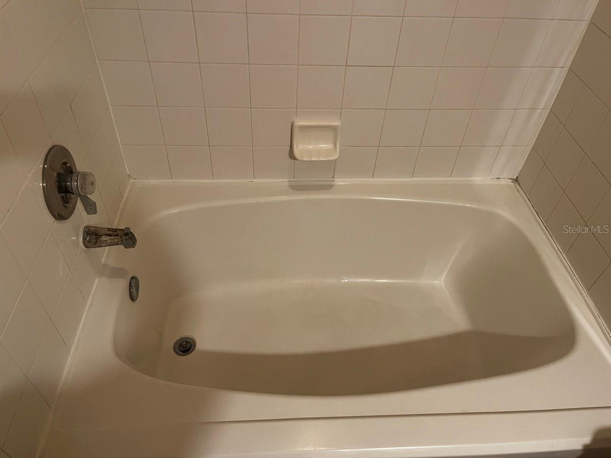 Image 29 of 36 For 14905 Arbor Springs Circle 204