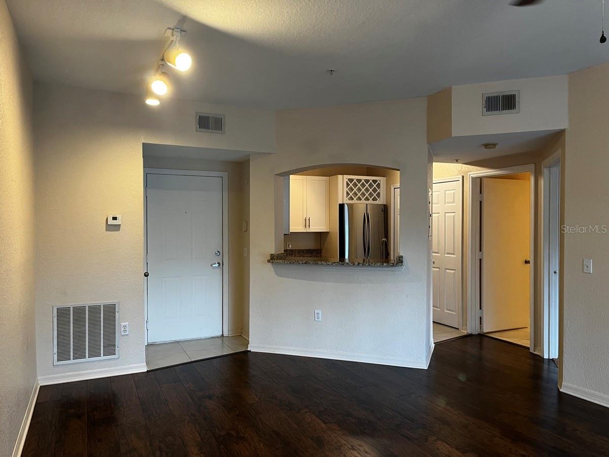 Image 7 of 36 For 14905 Arbor Springs Circle 204